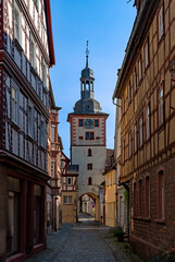 Fototapeta premium Stadttor der Altstadt von Klingenberg am Main in Unterfranken, Bayern, Deutschland 