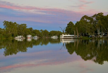 Fototapeta premium Houseboats on the Murray River in Mildura