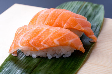 寿司　サーモン