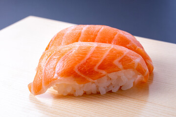 寿司　サーモン
