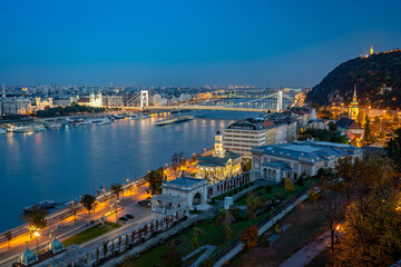 Fototapeta premium Night panorama shot of Budapest, Hungary