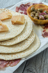 Piadina romagnola with cheese