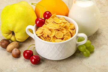 Breakfast with corn flakes and milk