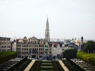 Carte postale panorama du centre urbain du centre-ville de Bruxelles avec la tour de l& 39 hôtel de ville de Kunstberg Mont des arts Belgique