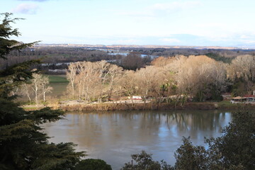 Le fleuve Rhône vu depuis la cité des papes en hiver, ville de Avignon, département du Vaucluse, France