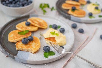 sweet home made vanilla pancakes with fresh berries