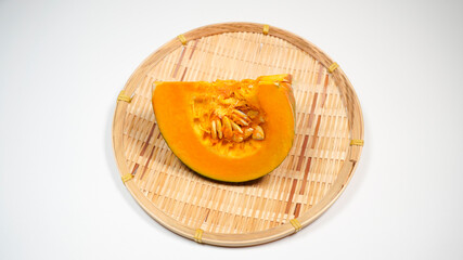 ざるにのっている南瓜