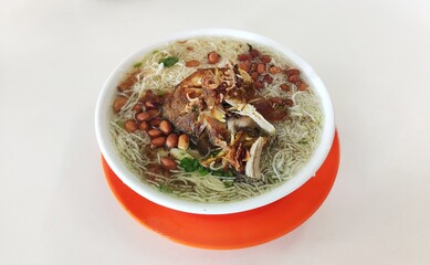 Soto, sroto, sauto, tauto, or coto are typical Malaysian foods such as soups made from meat and vegetable broth. Soto is also named according to its contents, for example soto ayam, soto tripe, or so