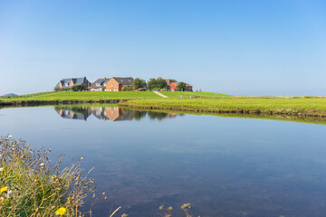 Obraz premium Warft auf Hallig Hooge an der Nordsee