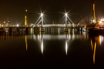 Fototapeta na wymiar Brücke am Abend