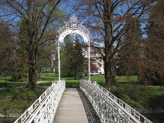 Weiße Brücke im Kurpark Lichtentaler Allee in Baden-Baden in Baden-Württemberg