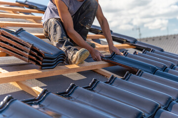 manufacture of the roof of a family house from ceramic tiles