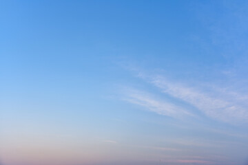Obraz premium Clear and clean of blue sky and white clouds for nature background in the summer