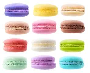 Photo sur Plexiglas Macarons Macarons isolés. Collection de macarons multicolores isolé sur fond blanc