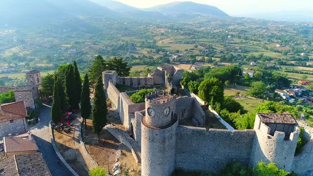 Pico, Ciociaria Italia: paesino in provincia di Frosinone 
Veduta aerea del centro storico di Pico