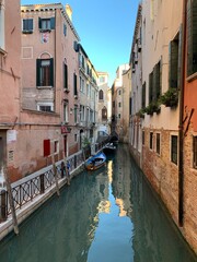 Venedig Venetien Italien Stadtteil Dorsoduro am Wasserkanal und Häuser im Winter