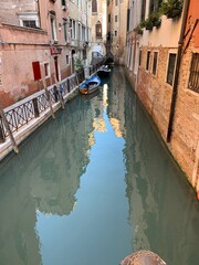Fototapeta na wymiar Venedig Venetien Italien Stadtteil Dorsoduro am Wasserkanal und Häuser im Winter