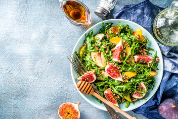 Autumn fig and arugula salad