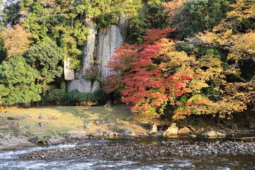 石仏と秋　紅葉