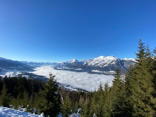 Schwaz Pillberg im Winter, Nebel über dem Inntal mit Blickrichtung Innsbruck