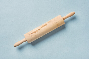 Top view of a wooden gurney for cooking pastries