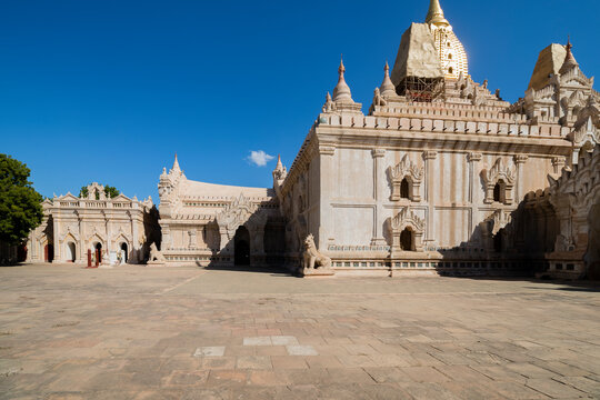 Old Stupas in Myanmar (Bruma) 