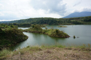 Fototapeta na wymiar Reservoir is an artificial lake used as a river dam that aims to store water.