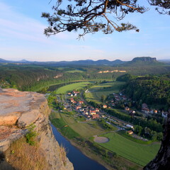 Ausblick von der Bastei hinunter zur Elbe