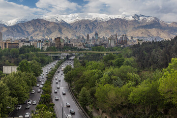 Fototapeta na wymiar View of Modares highway and Alborz mountain range in Tehran, Iran