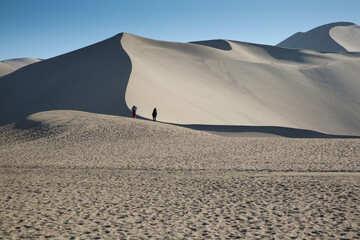 Fototapeta na wymiar Echo Sands, Gobi desert, Dunhuang, China