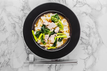 Noodles with Pork in Gravy Sauce
