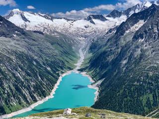 Schlegeisspeicher in Österreich mit Gletscher im Hintergrund