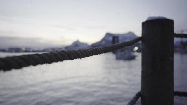 Detalle de cuerda en embarcadero, Islas Lofoten Noruega