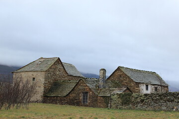 Stone house roofs in a rutral environment