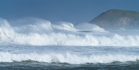 Swell in the Cantabrian Sea in the area of Cabo Oyambre between San Vicente de la Barquera and Comillas. Oyambre Natural Park, Cantabria, Spain, Europe