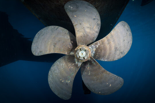 5 blade propeller below ship