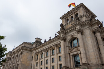 Obraz premium Berlin - Reichstag viewed from Spree river surface