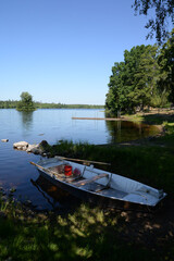 Boot an einem See in Schweden