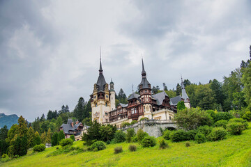 Fototapeta na wymiar Pelles castle in Brasov Romania a beautiful landscape