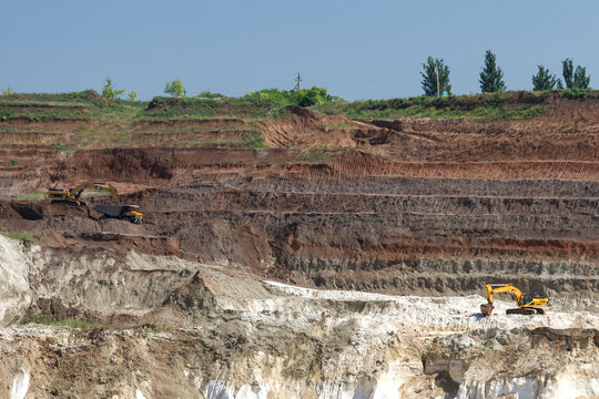 Mining in a clay quarry