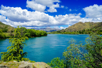 Fototapeta na wymiar New Zealand, South Island, peaceful Lake Benmore