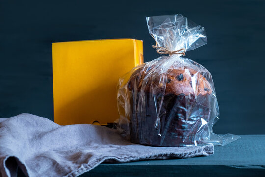 Panettone Panetone Pane Tone Yellow Box Blue Gray