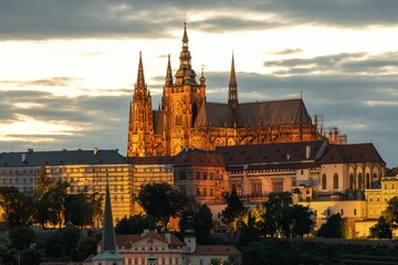 Naklejka premium Evening view of Prague Castle at sunset.