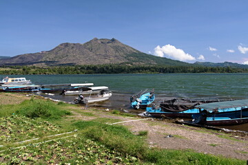  Batur Lake, in the background of Mount Batur volcano 1,717 meters high. Bali island. Indonesia. Asia.