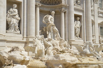 trevi fountain