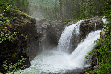 Obraz premium Direct view to the Rjukandefoss waterfall near Hemsedal