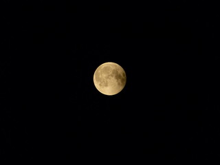 Eclissi totale, luna piena.