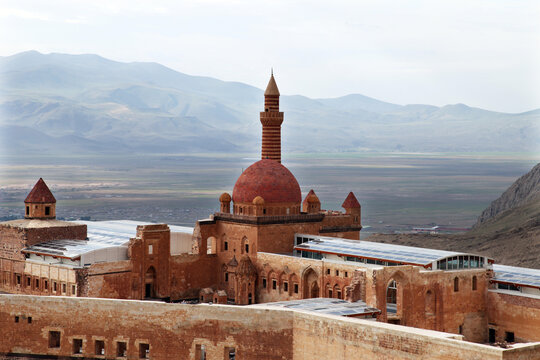 Ishak Pasha Palace at Dogubeyazit in Agri, Turkey. Ishak Pasha in Eastern Turkey near Dogubeyazit city on slopes of Mount Ararat, Agri, Turkey.