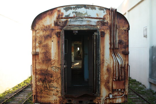 abandoned train 