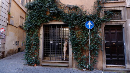 Fototapeta na wymiar View of Old street in Trastevere in Rome